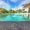 Cosy villa with pool near ocean