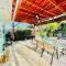 Beachside Bliss Lush Pool, Courtyard & Garden