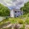 Mystic Retreat with Patio and Grill Walk to River! - ميستيك