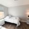 Water Access 5-Bed 2-Bath Retreat