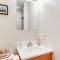 Cabin with Deck and Screened-In Porch in New Market! - نيو ماركت