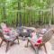 Cabin with Deck and Screened-In Porch in New Market! - نيو ماركت