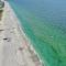 Sand Dollar Siesta-walk to beach less than 1 min!