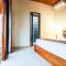Dua Art Villa 2: Creative Space Near TitiBatu Club - 乌布