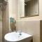 Warm and Comfy Studio at Enviro Apartment By Travelio - 芝卡朗