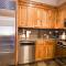 2 BR Condominium - Luxury Skiin and out (rare to find)