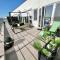 SUMMERLAND Sea View Penthouse & Jacuzzi