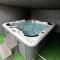 Maison 10 personnes avec piscine jacuzzi, proche du PAL - Boucé