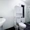 Prime Location with Stunning Harbour Bridge View - أوكلاند