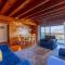 Lark House, Peaceful Mountain Home with Wonderful Ocean Views