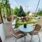 "olive"studio,private balcony with mountain view, kichenette & only 1km from the beach - Эрмонес
