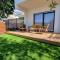 Maslina House - Family apartment 1 with Pool