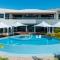 Parc Exclusif, Airlie Beach - 360 island views from a mountain top