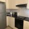 Kings Palace - Stylish 2 bed apartment with sea views