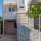 Seafront apt with balcony sea view and mooring