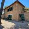 Il Poggetto piano terra, 4 camere, vista mozzafiato, a soli 200 m dal mare! by Alfareal