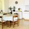Modern luxury 2-bedroom apt with balcony & patio