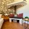 Stone House Mia