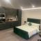 Woodland lodge green room