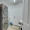 Steps across from Madeira Beach, heated pool- Luxury 3 bedrooms, 3 full bathrooms