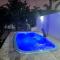 Casa com piscina e churrasqueira!