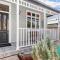 Charming Merewether Cottage