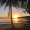 Absolute Beachfront 2 Bedroom Luxury Holiday Apartment