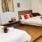 Winggarden Murals House by JE Boutique Guesthouse