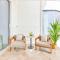 Maison Privee - Glamourous Apt with Sea Views at FIVE Palm - Dubaj