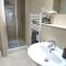 City centre 2 bed & 2 bath Apartment with FREE secured PARKING near University and Hospital