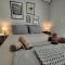 Floral Home 1 - Ground floor apt with courtyard and private parking! - Athènes