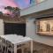 Chic Coastal Retreat 3 Bdr Close to Beach