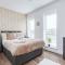Pluxa Opal - Room darkening blinds & Free Parking