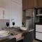 Studio prox shopping Curitiba Wifi, TV a Cabo e ar by UROOMS