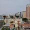 Studio prox shopping Curitiba Wifi, TV a Cabo e ar by UROOMS - كوريتيبا