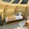 Poppy Fields Glamping - Stowe