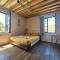Villa dexception, 5 chambres, 20m plage, spa.