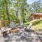 Private Hot Tub and EV Charger Cozy Murphy Cabin!