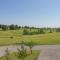 Golf Views, Porch Vibes, 3mi to Broadway! - 纳什维尔