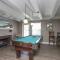 Golf Views, Porch Vibes, 3mi to Broadway! - 纳什维尔