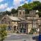Lane End Cottage Holmfirth - Panoramic Views, Modernised with offroad parking