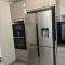 Stylish 1BR Apt w Fireplace & High-Speed WiFi - Londra