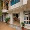 Casa del Puerto Hostel & Suites