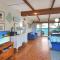 25 Scenic Drive