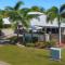 Private Luxury Haven with SUV Hire, Pool, Near Marina - Trinity Beach