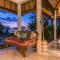 Absolute Beach Front Villa - 乌明亚