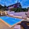 Stunning Home In Marina
