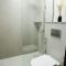 Exquisite 2-bedroom Apartment With Sea View - Dubaj