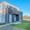 2 Bedroom Beautiful Home In Tossens