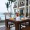 Sapphire Seas Beachfront Hotel - Hikkaduwa